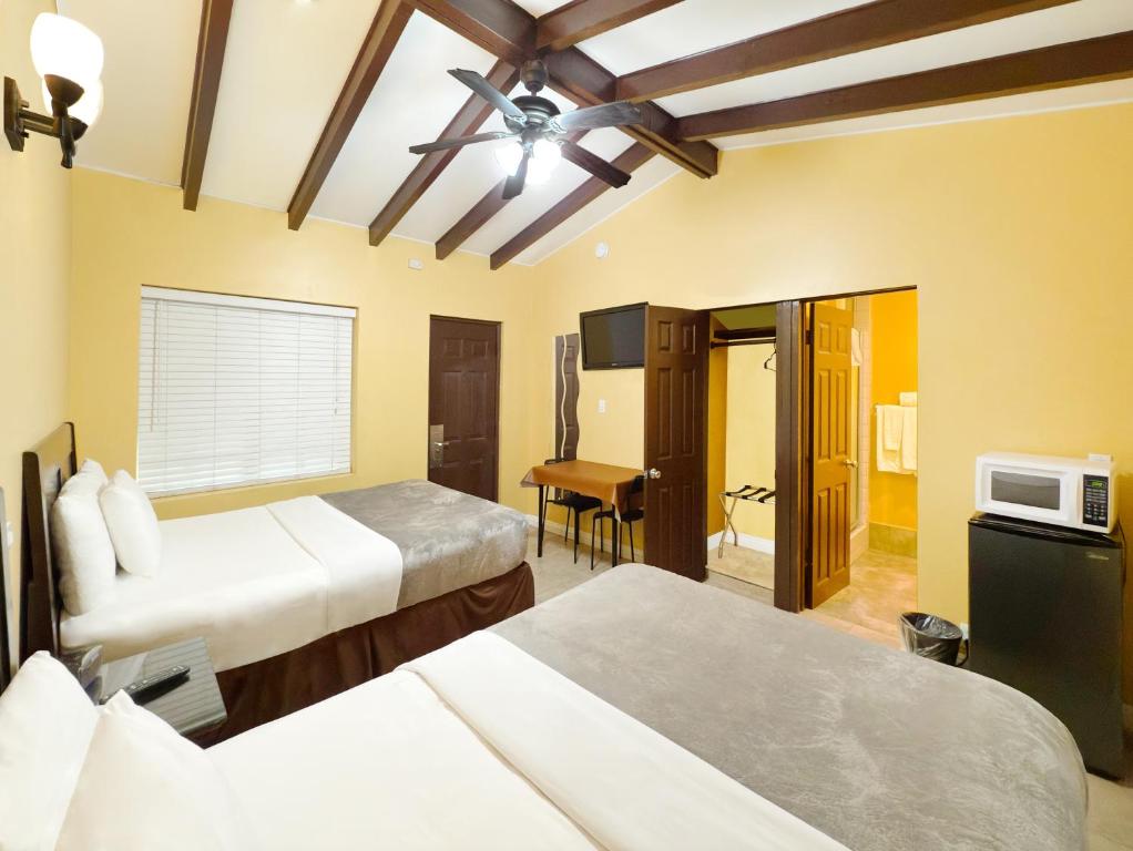 Katil atau katil-katil dalam bilik di El Patio Inn - Near Universal Studios Hollywood