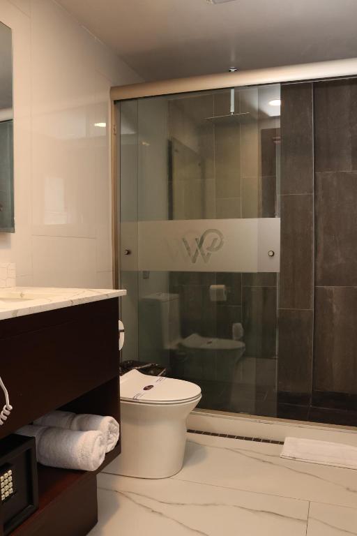 Koupelna v ubytování Hotel West Plaza