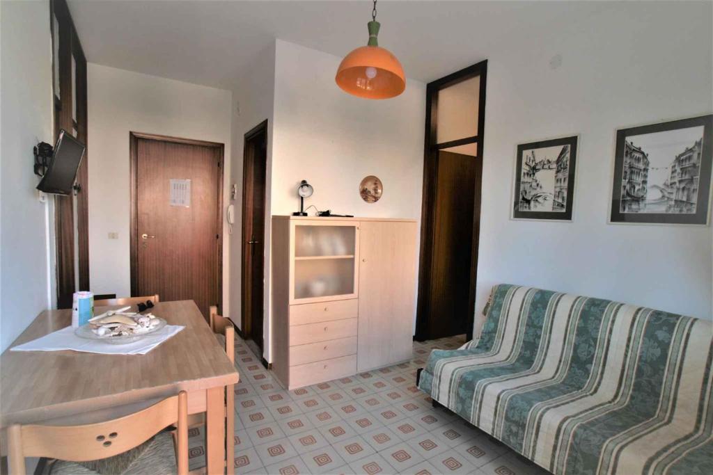 Kuchyňa alebo kuchynka v ubytovaní Apartment in Lido di Jesolo 25174