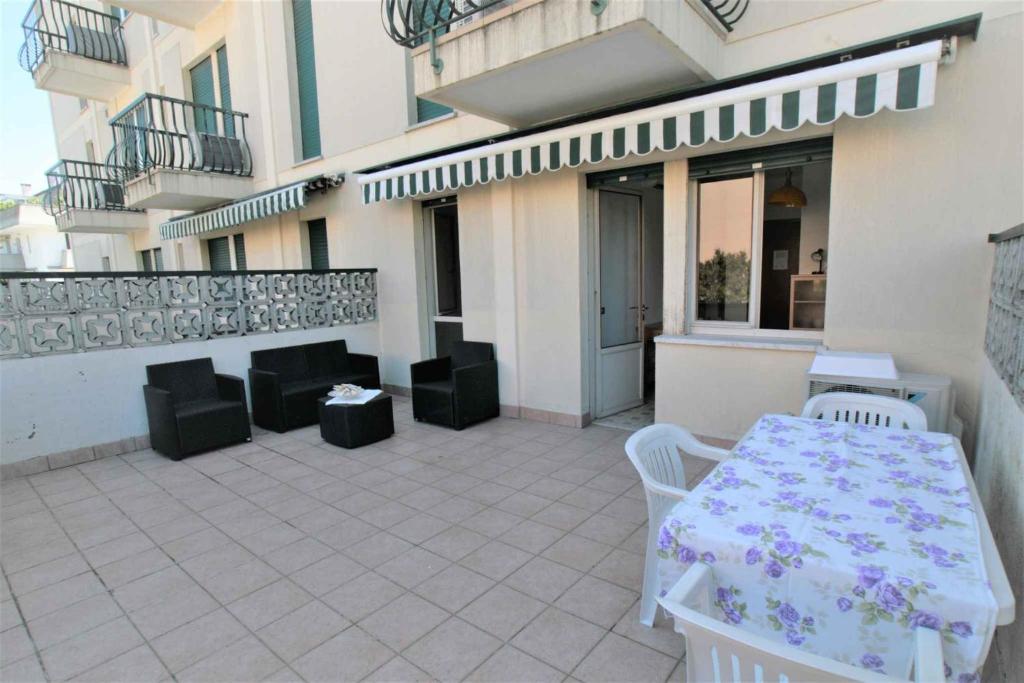 Balkón alebo terasa v ubytovaní Apartment in Lido di Jesolo 25174