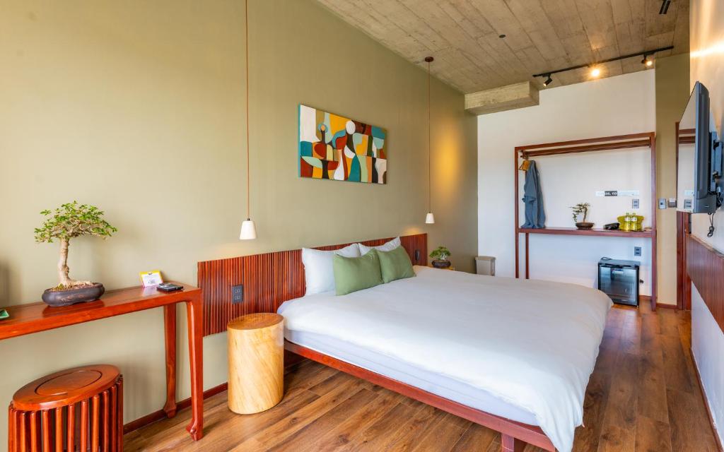 Phòng Deluxe Giường Đôi Có Ban Công