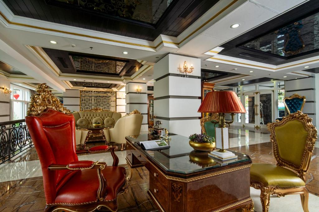 Posezení v ubytování Hotel Royal Hoi An - Gallery