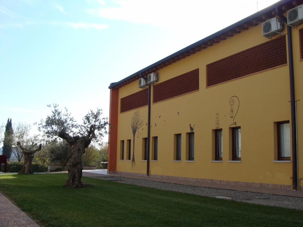 Budova, kde se aparthotel nachází