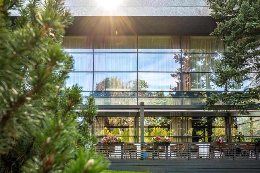 Zahrada ubytování VILNIUS PARK PLAZA HOTEL, Restaurant & Terrace, Panorama Bar, Conference & Banquet Center