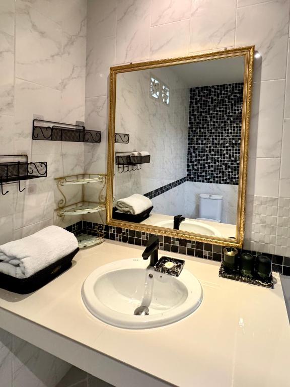 Ванная комната в Klong Muang Beach Apartment