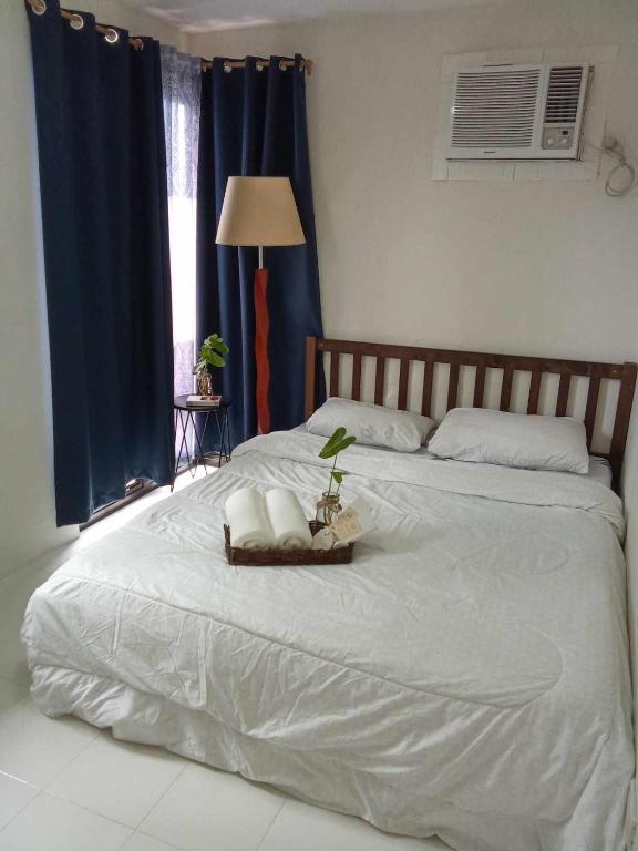 Postel nebo postele na pokoji v ubytování Phoenix House Rental Properties