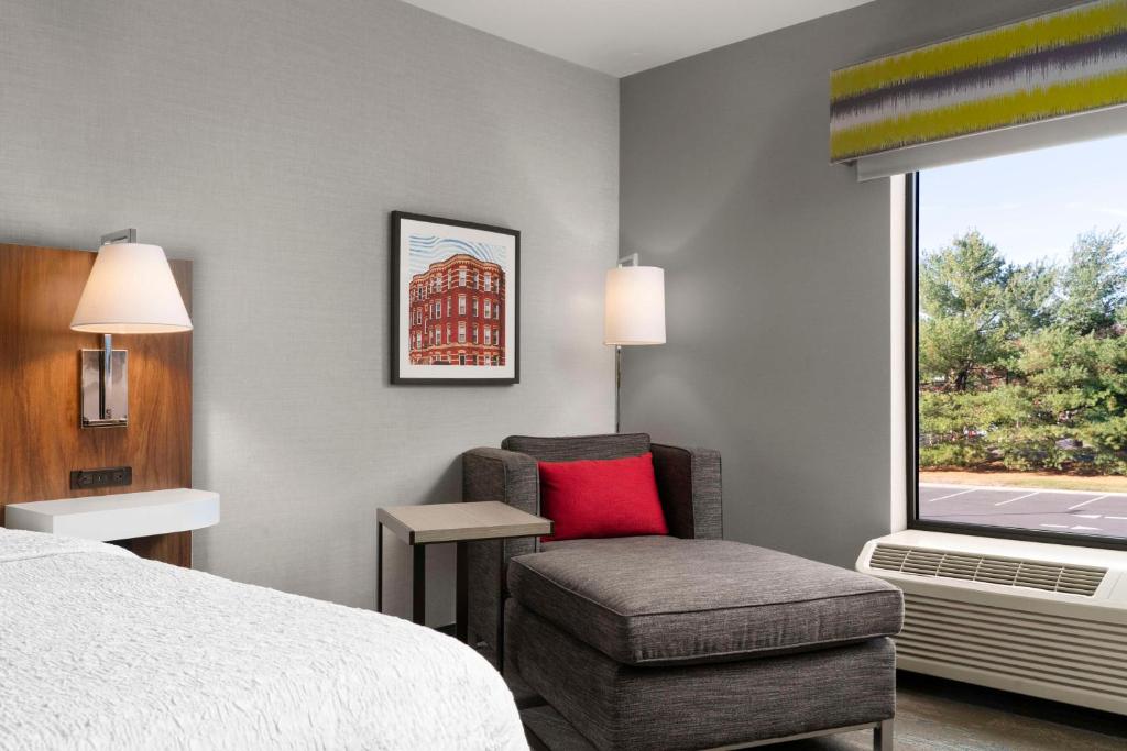 Hampton Inn Chicopee - Springfield photo