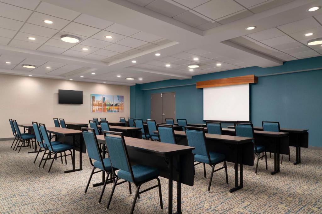 Hampton Inn Chicopee - Springfield photo