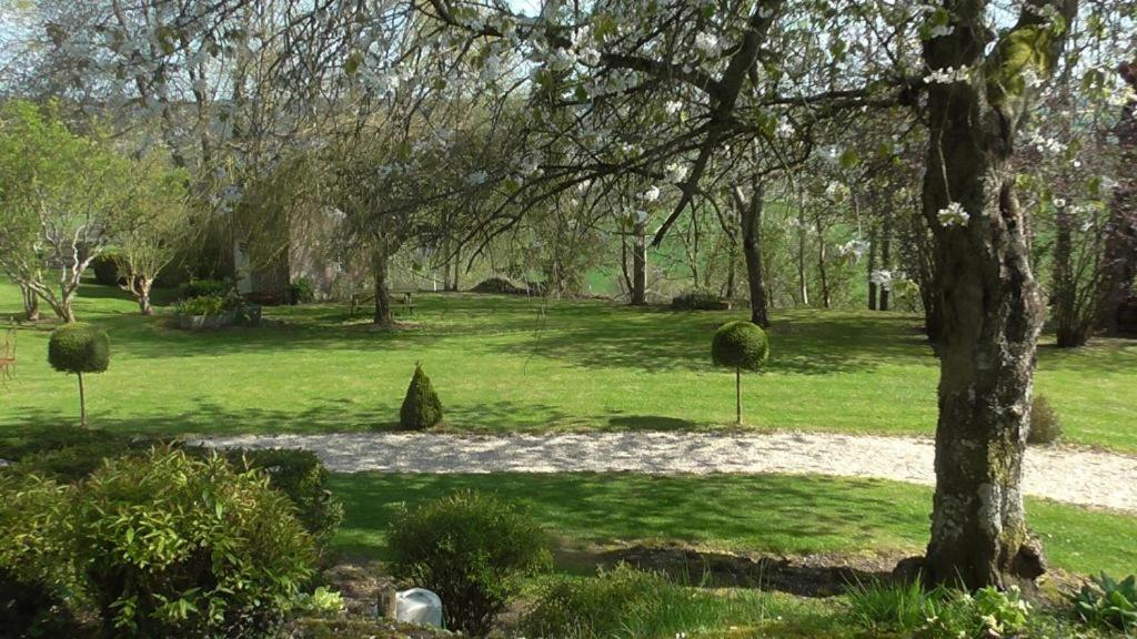 Zahrada ubytování Gîte "L'Annexe du Parc" Sa Vue Splendide