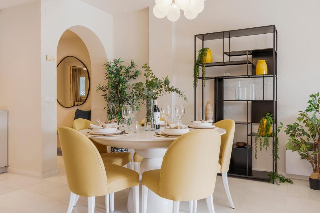 Fotografie z fotogalerie ubytování Espacioso y encantador apartamento en las gaviotas v destinaci Marbella
