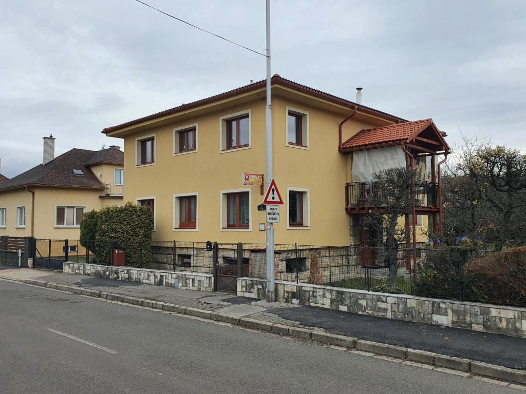 Budova, kde se ubytování v soukromí nachází