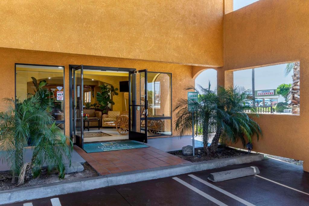 Quality Inn and Suites Westminster  Seal Beach Westminster