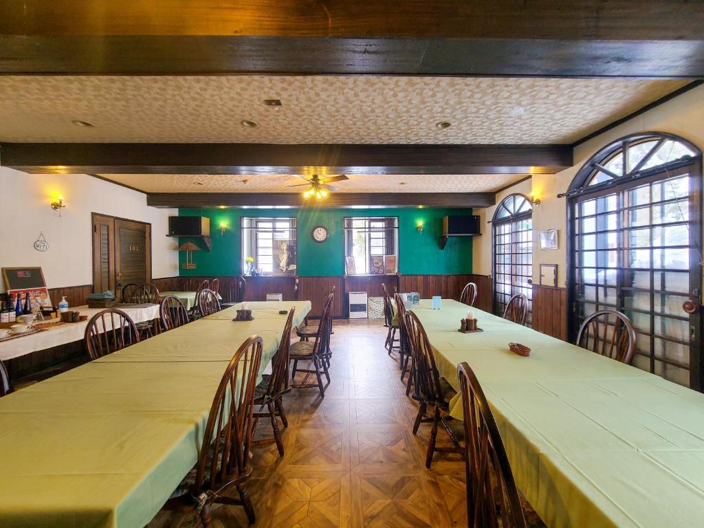 Restaurace v ubytování ペンションアルマ