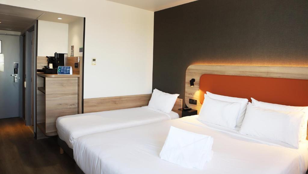 Campanile PRIME - Toulouse Sud Balma Cité de l'Espace - Superior Double Room (2 Adults + 1 Child Up To 10)