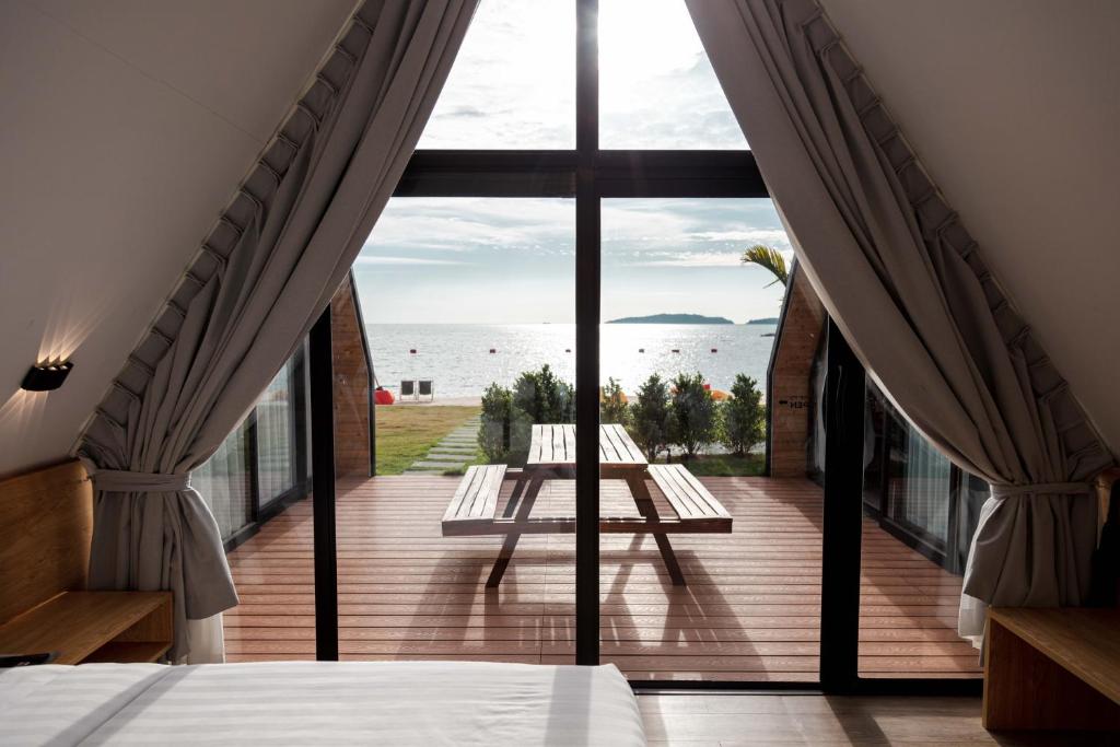 Summer Bay Beach Club & Cabins Sihanoukville by Preference - Triple Room With Sea View