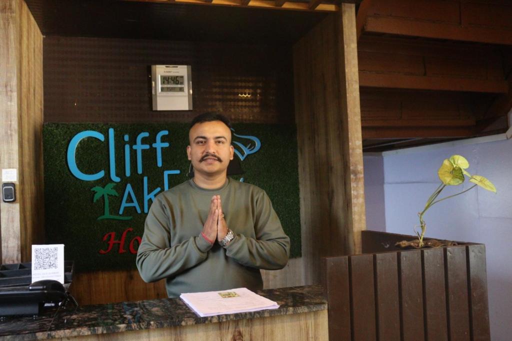 Clients de Cliff lake hotel cafe and bar