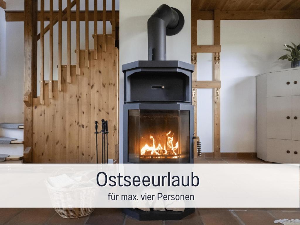 Fotografie z fotogalerie ubytování Ferienhaus Töpferhaus - strandnah, haustierfreundlich, optimal für Workation, Kaminofen, Garten, für Paare und Alleinreisende v destinaci Steinberg