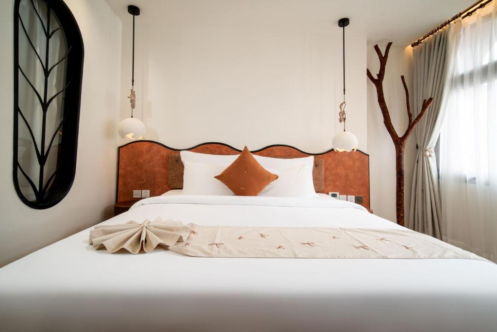 Deluxe City View Double Room with Once-time minibar
