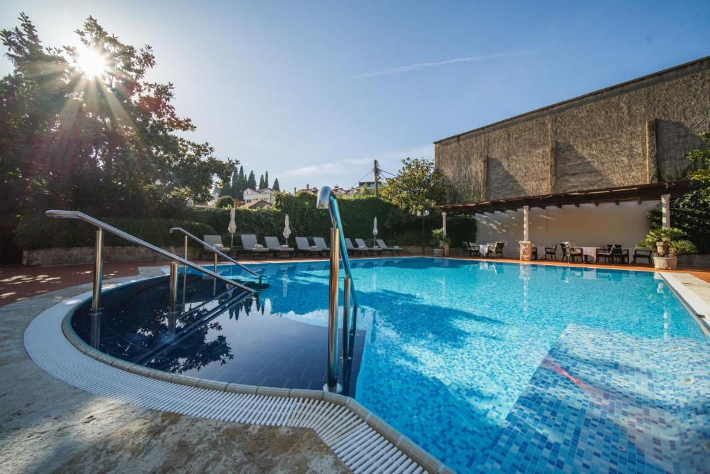 Bazén v ubytování Boutique Hotel Kazbek nebo v jeho okolí