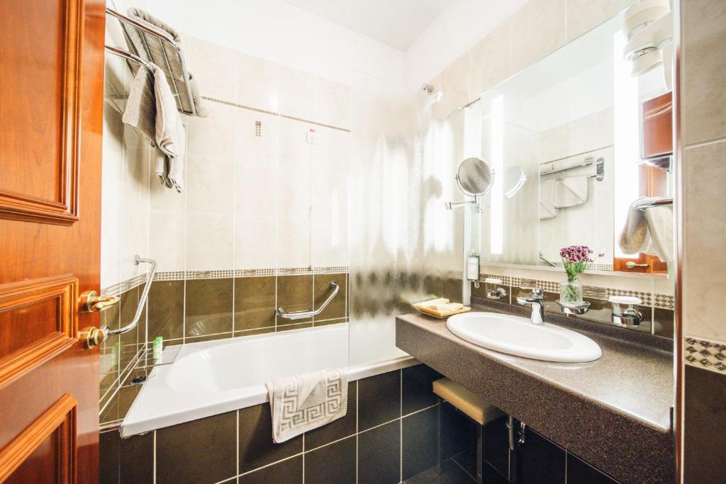 Koupelna v ubytování Boutique Hotel Kazbek