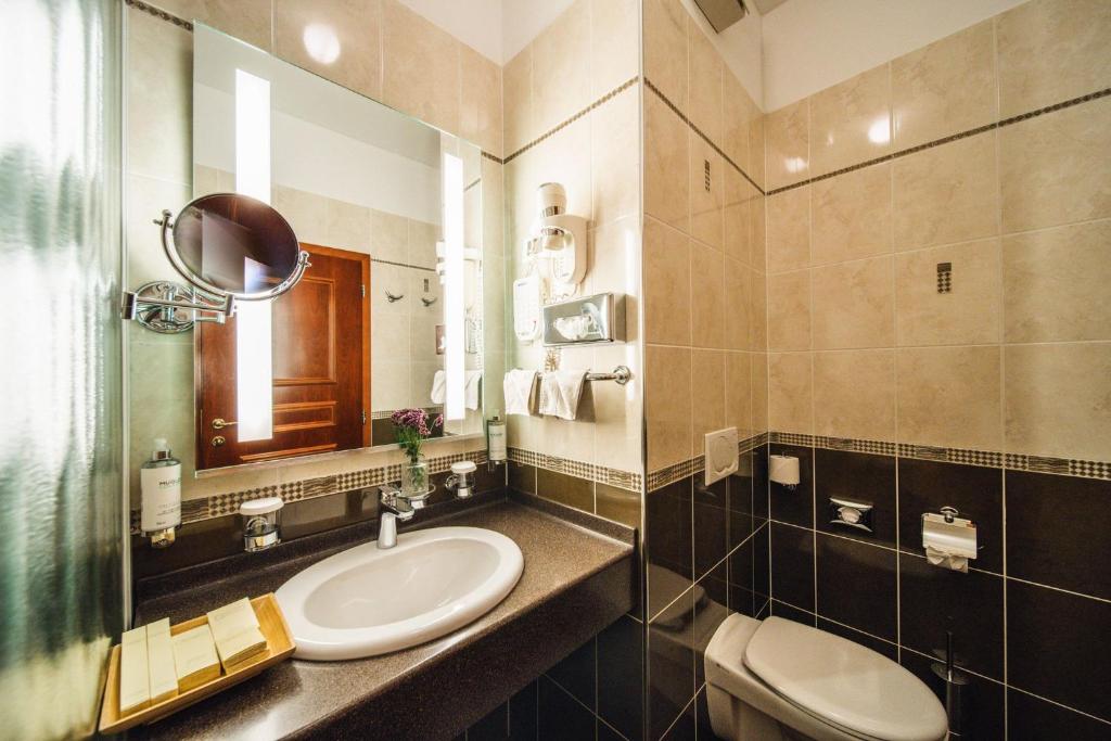 Koupelna v ubytování Boutique Hotel Kazbek