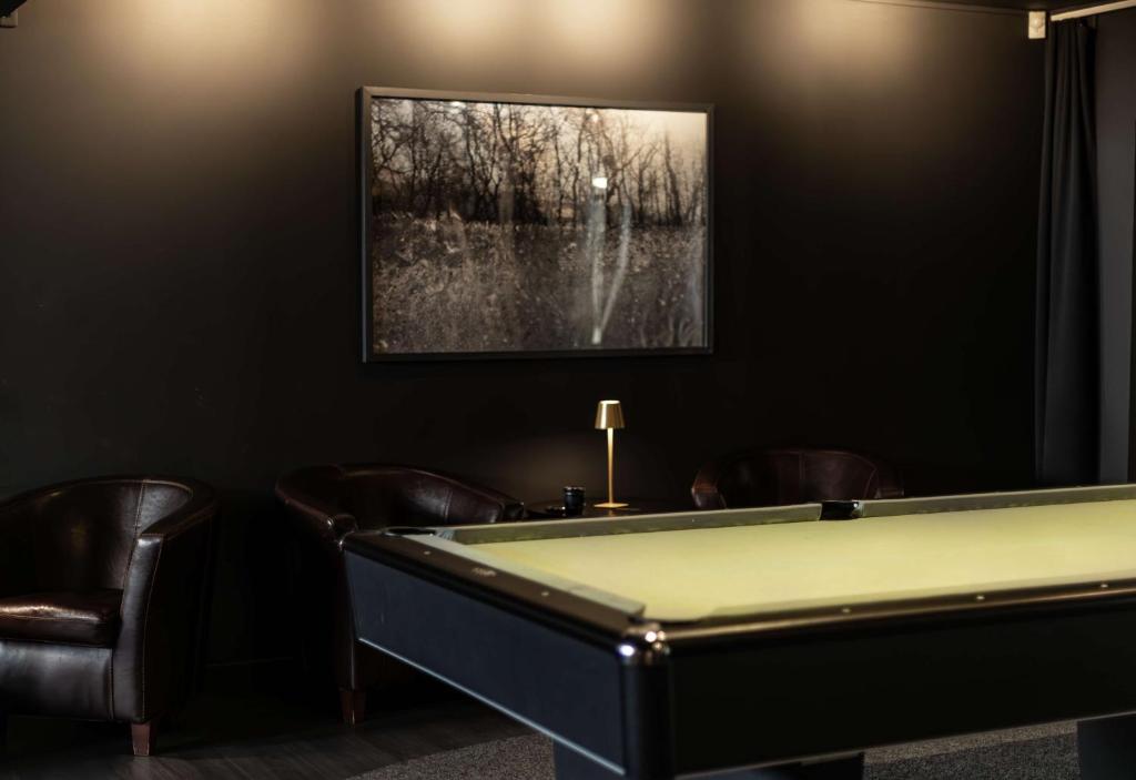 Biliár nebo kulečník v ubytování Best Western Hotel Arctic Eden