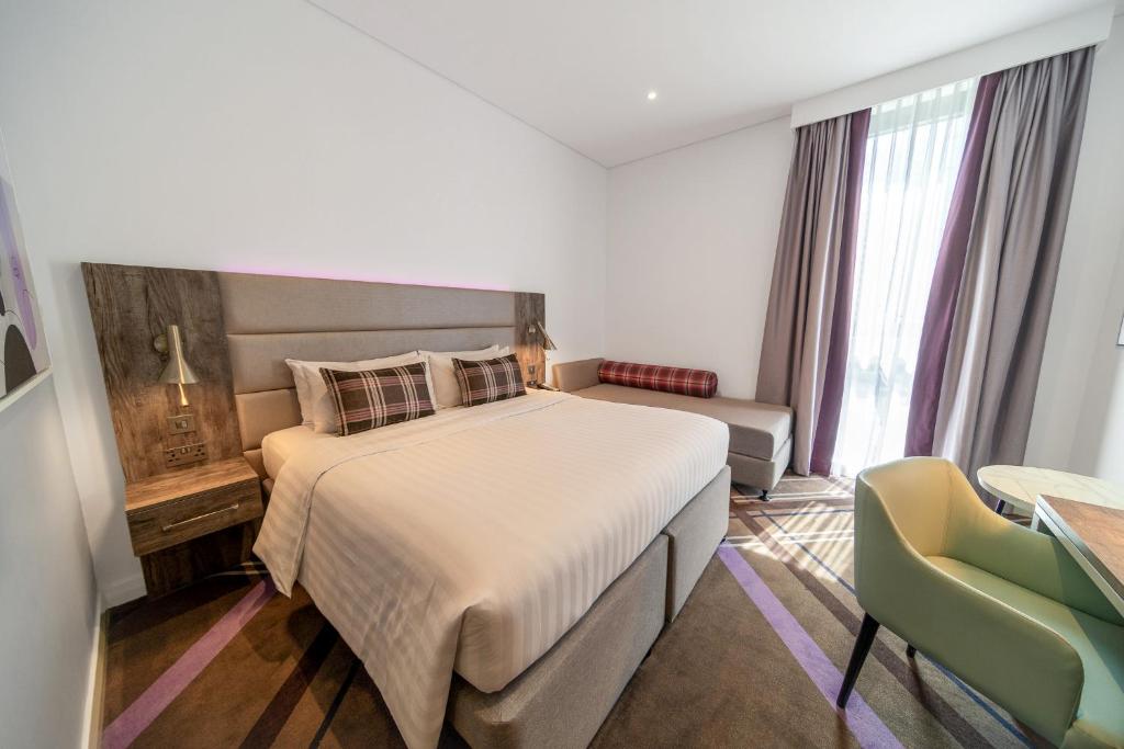 Premier Inn Dubai Barsha Heights - Resim 25
