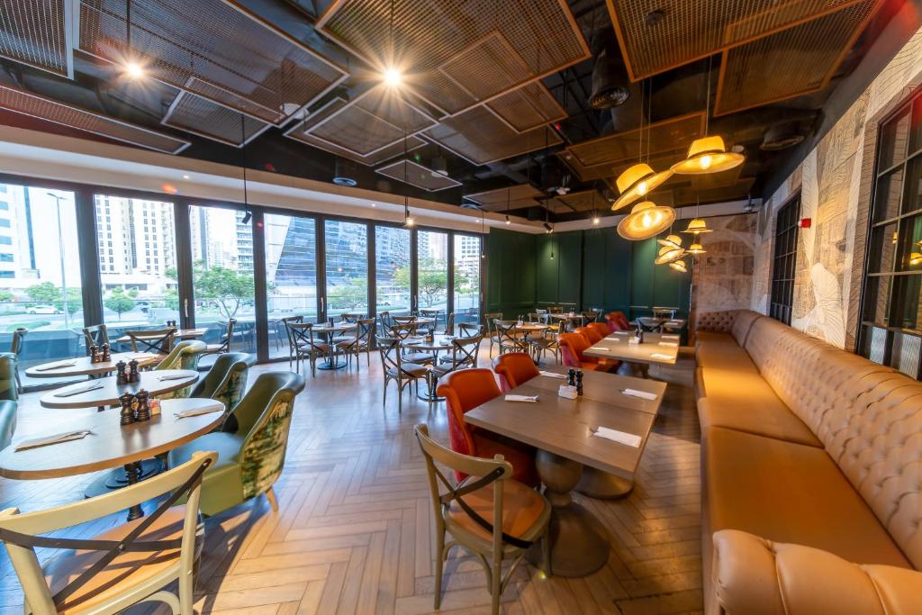 Premier Inn Dubai Barsha Heights - Resim 39