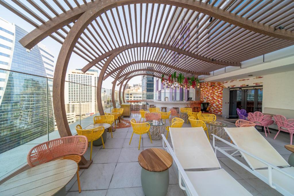 Premier Inn Dubai Barsha Heights - Resim 42