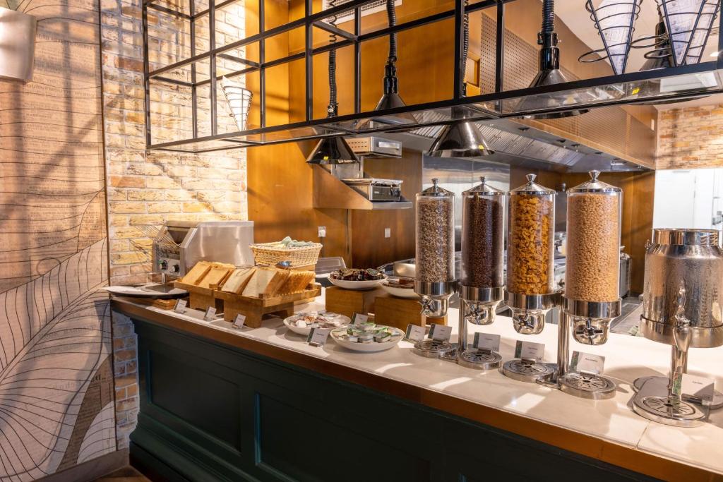 Premier Inn Dubai Barsha Heights - Resim 45