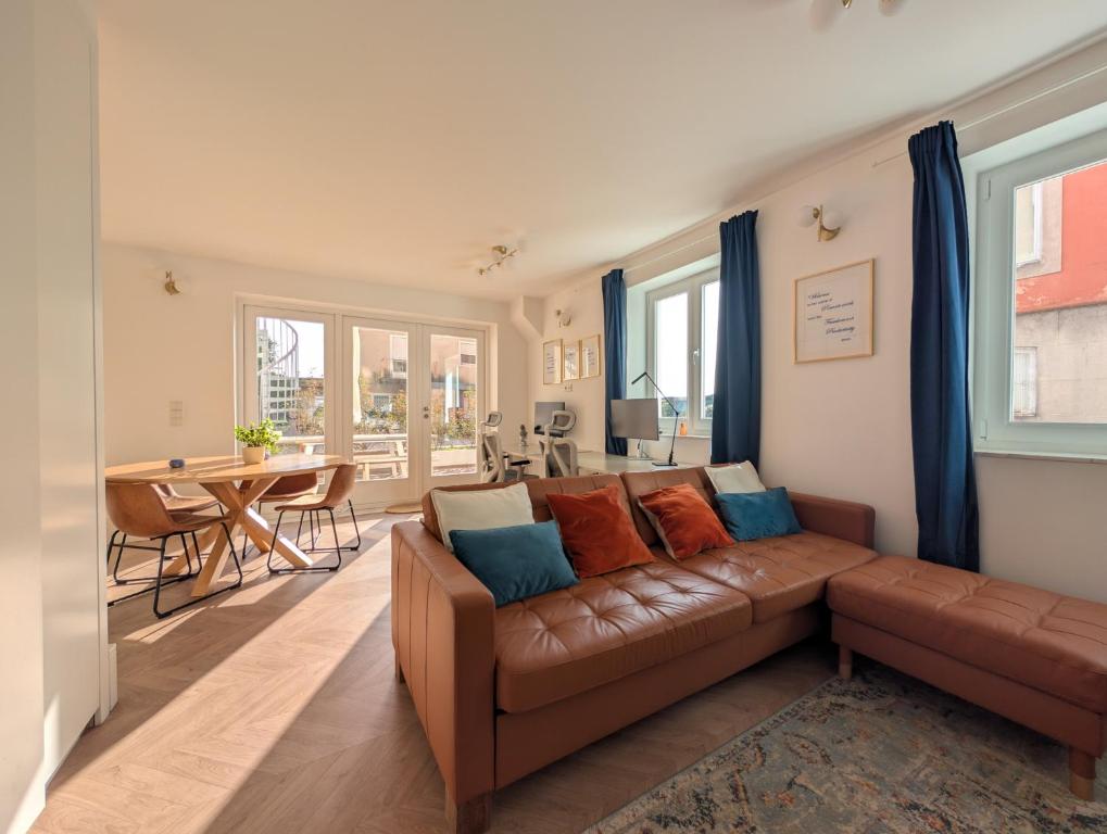 dvnest - Premium 1BR Apartment Designed for Remote Work