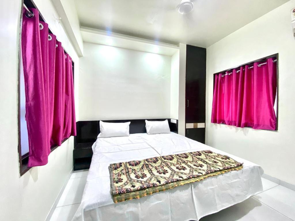 Gallery image of Asmita Homestay ROOM#1 in Nashik