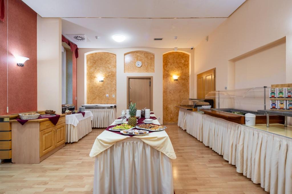 Ресторан / где поесть в Wellness Hotel Jean De Carro