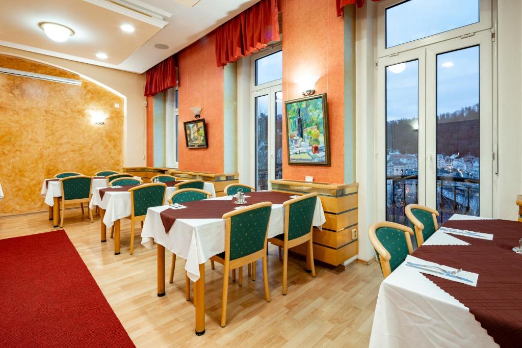 Ресторан / где поесть в Wellness Hotel Jean De Carro