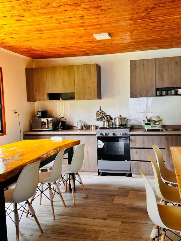 Kuchyň nebo kuchyňský kout v ubytování Hostal Treile