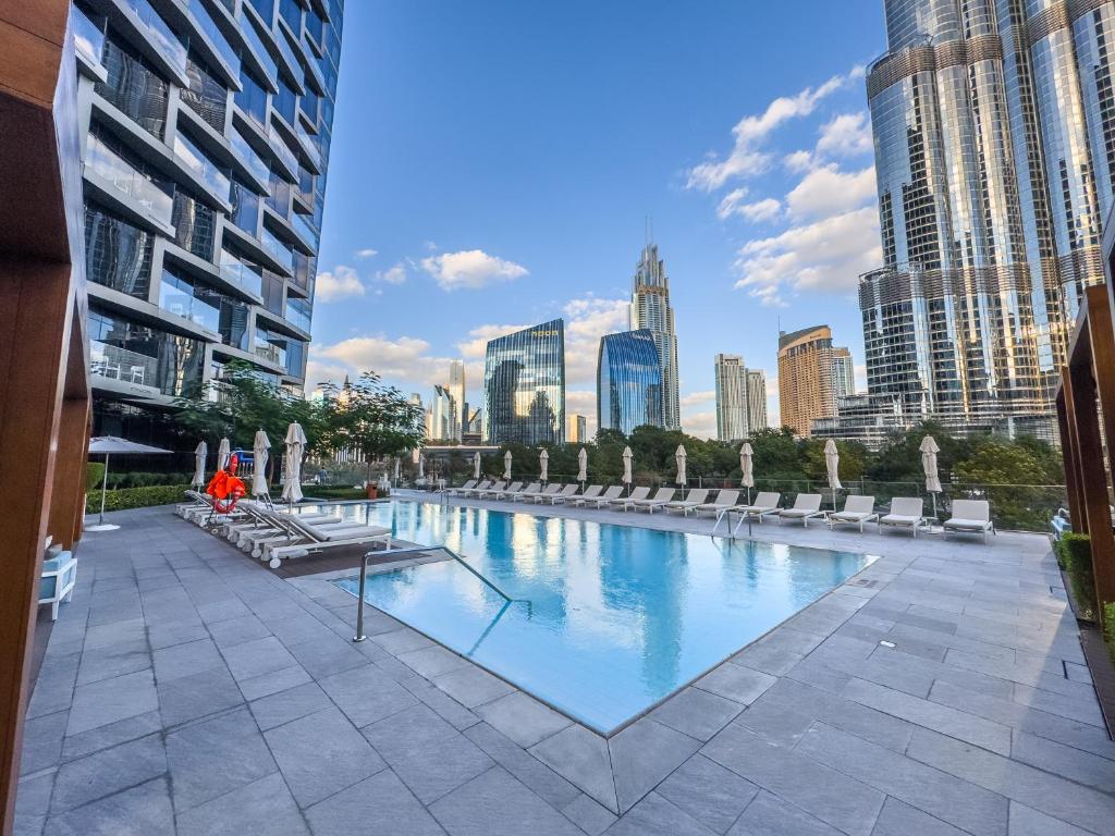 Bazén v ubytování Address Residence Opera, Downtown, Dubai nebo v jeho okolí
