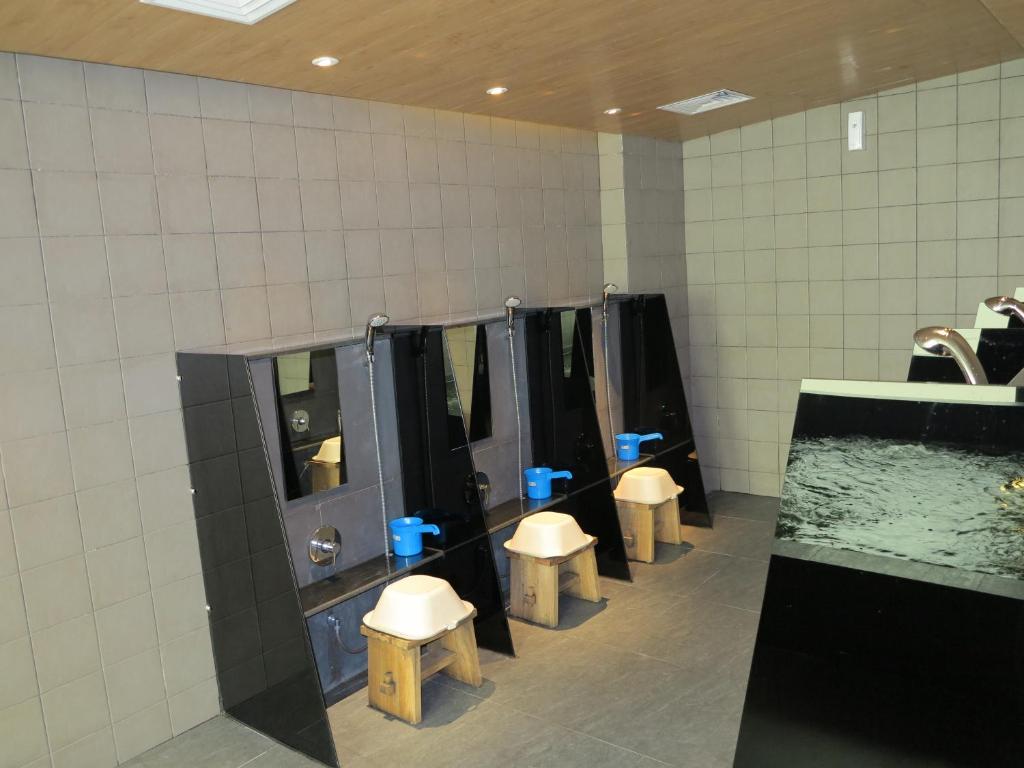 Koupelna v ubytování GTV Hotel