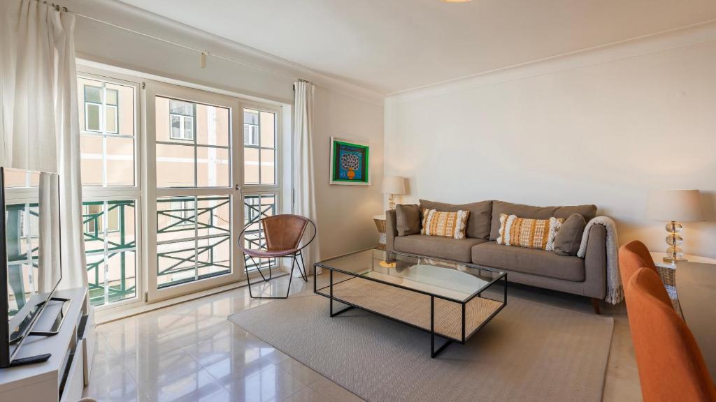 Stylish Apartment with Parking by LovelyStay