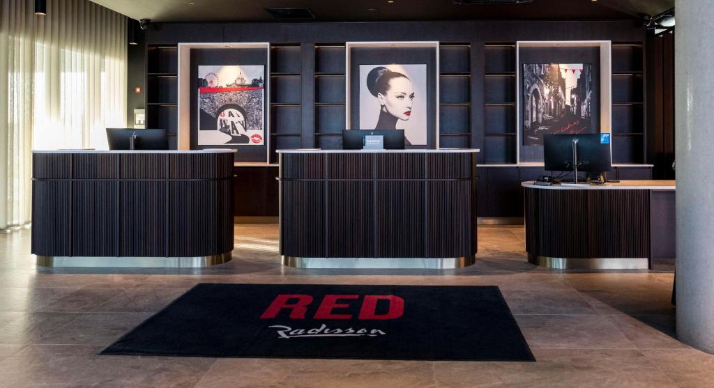 Vstupní hala nebo recepce v ubytování Radisson RED Galway