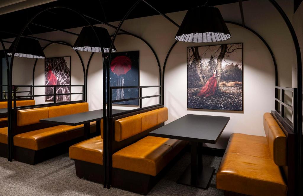 Radisson RED Galway - Resim 4