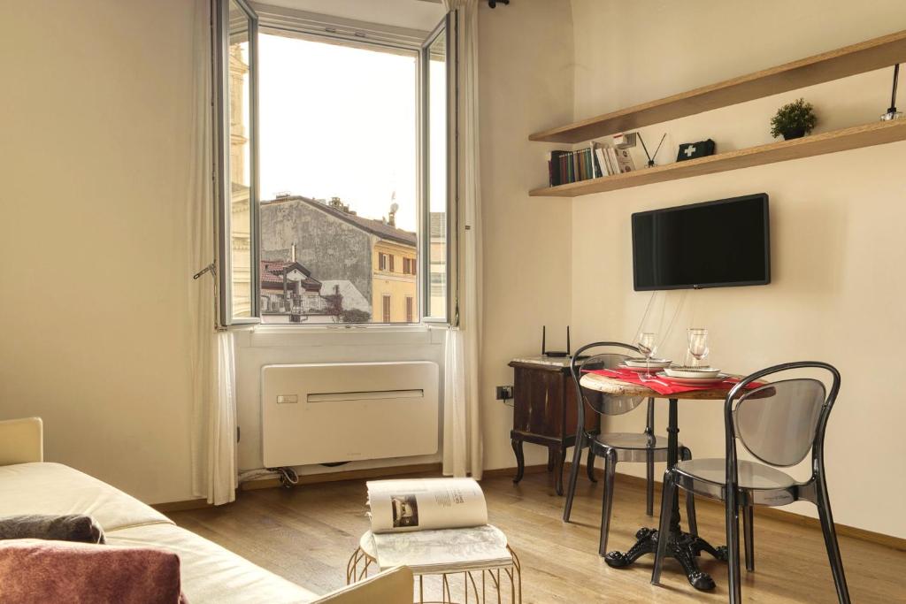 Just Urban Stays - Bright Penthouse - Heart of Milan 10 min to Duomo