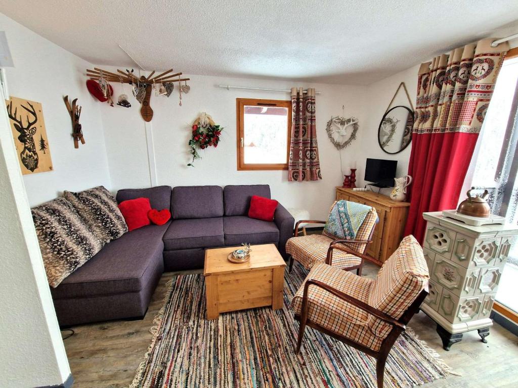 Photo de la galerie de l'établissement Magnifique 2 pièces + cabine 6 pers rénové au coeur de Valfréjus - FR-1-265-341, à Modane