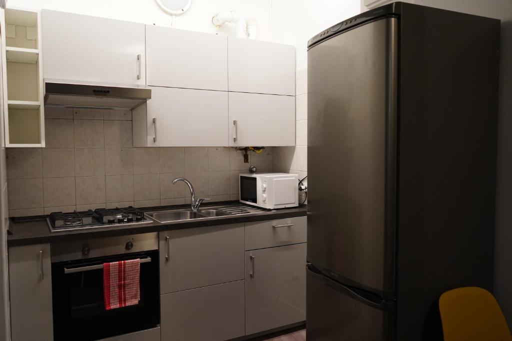 A kitchen or kitchenette at Navigli-Darsena In the Heart of the City