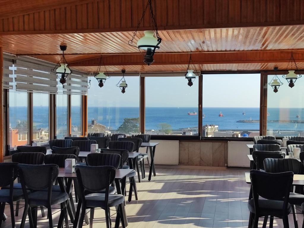 Nespecifikovaný výhled na moře nebo výhled na moře při pohledu z hotelu