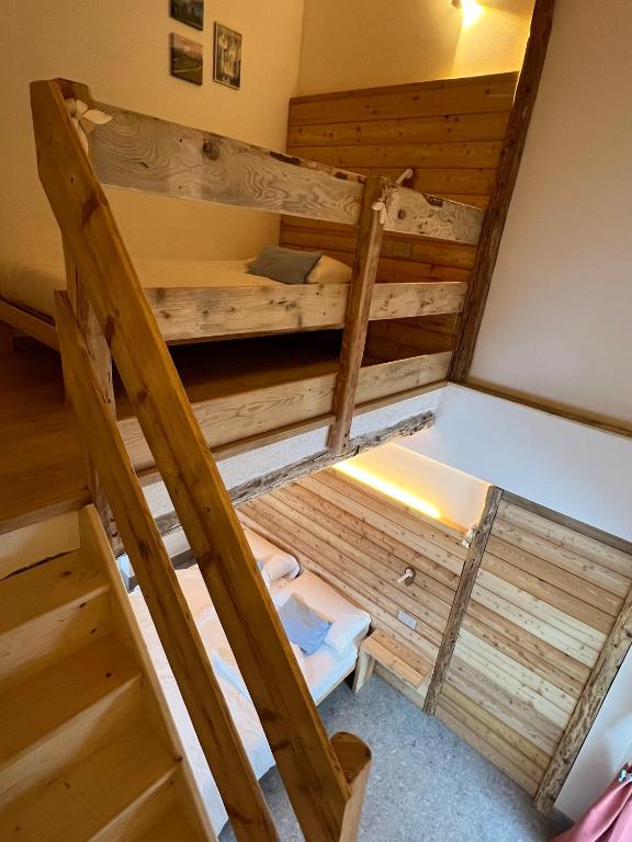 Postel nebo postele na pokoji v ubytování Locanda al Toal