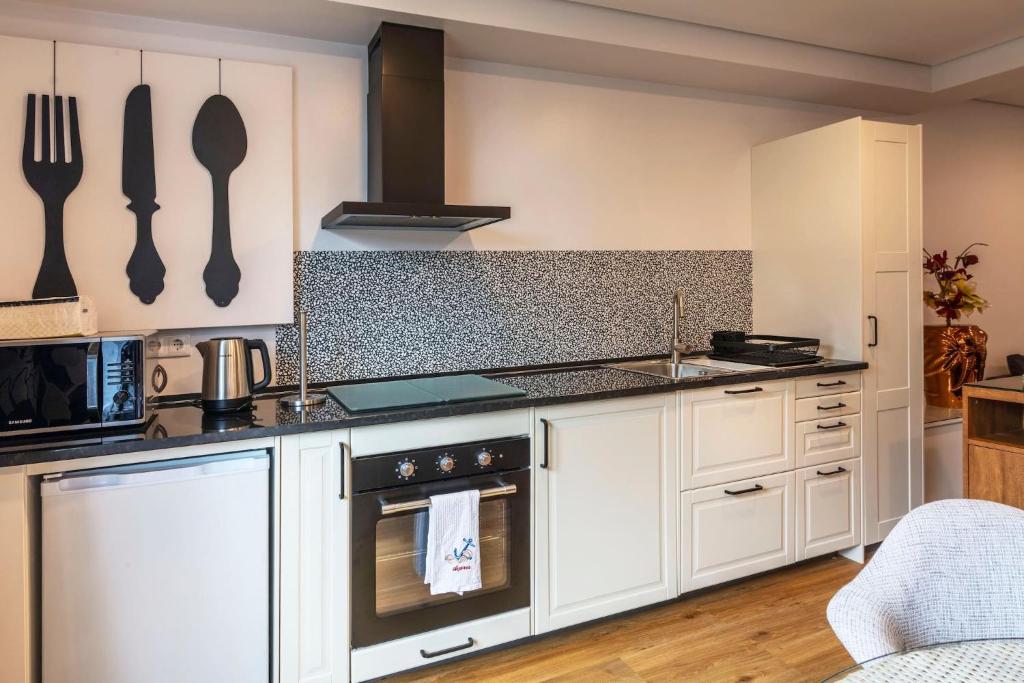 Kuchyň nebo kuchyňský kout v ubytování Your Azorean Home RRAL 3378