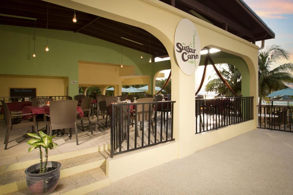 Restaurace v ubytování Rooms On The Beach Negril
