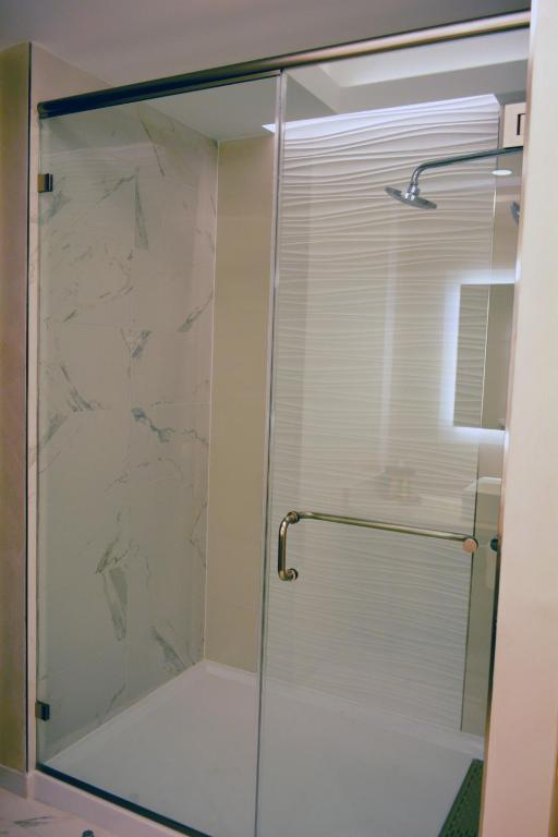Ein Badezimmer in der Unterkunft Scarlet Pearl Casino Resort