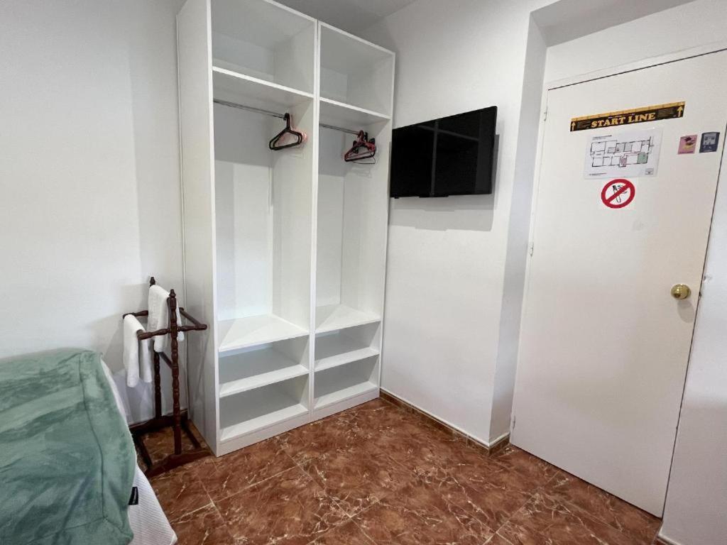Pensión Galicia - Double Room With Private External Bathroom