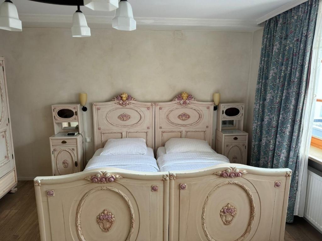 Eichen Schlössl - Resim 38